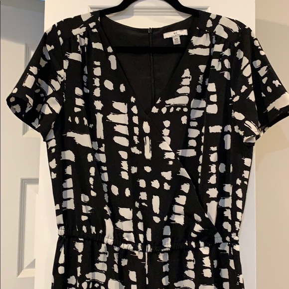 NWOT Halston jumpsuit zip up back, size medium. - Picture 2 of 3